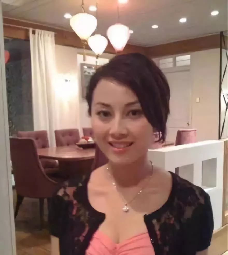 最上镜港姐赴*藏西**登台严重缺氧曾凭三级片大尺度演出令票房夺冠