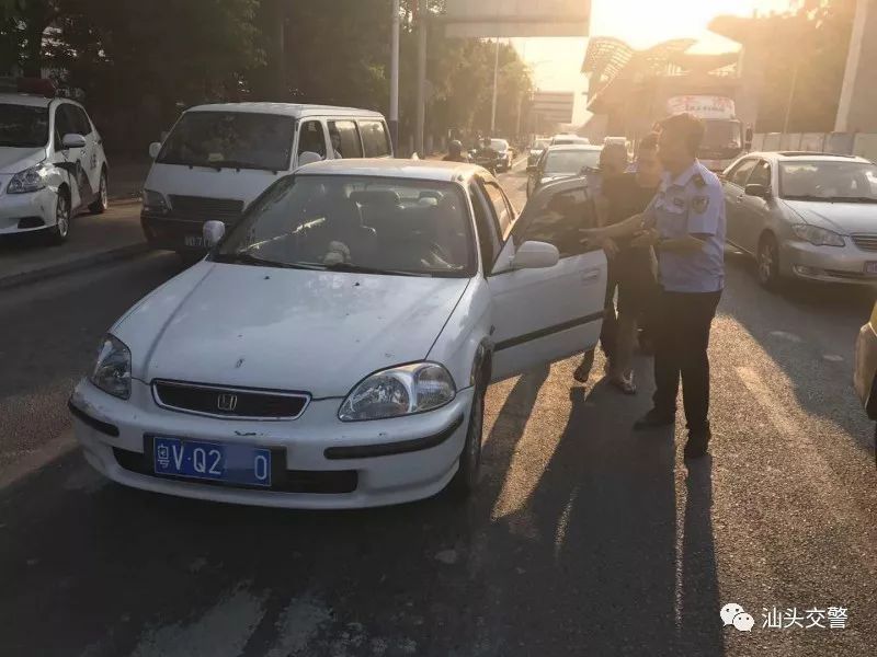 可怕!“坑爹”小伙套用父亲车辆号牌,无驾照开未检验车辆上路,结果……