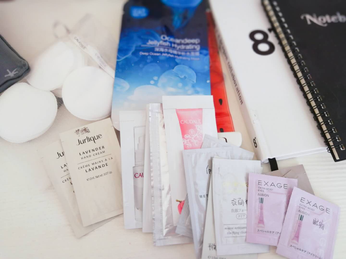 我的旅行化妆包里带什么,我的旅行随身包里有什么