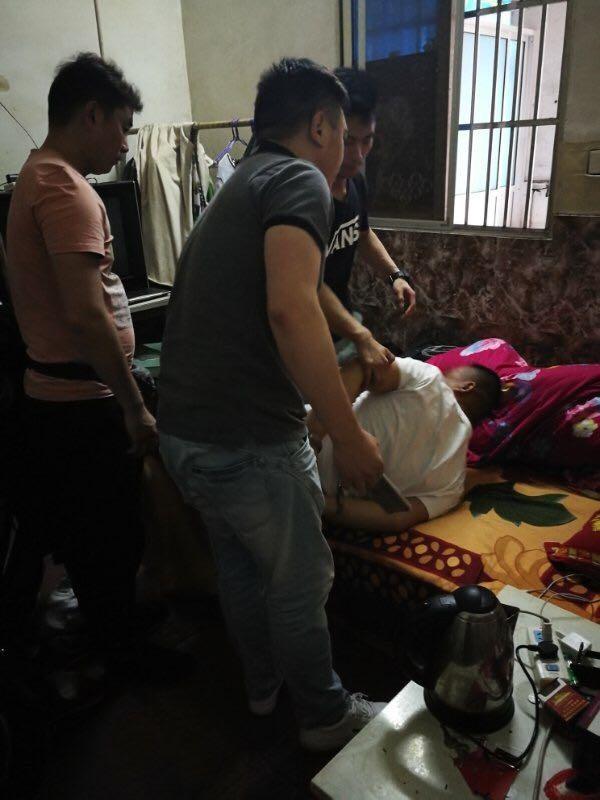 他们租了辆白色宝马,天天蹲守在KTV门口……蹲一次能赚一万!