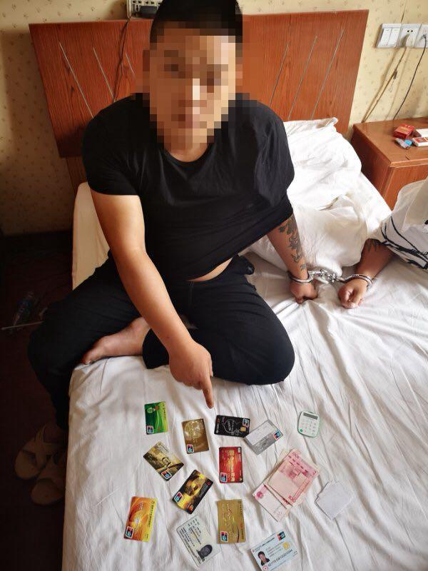 他们租了辆白色宝马,天天蹲守在KTV门口……蹲一次能赚一万!