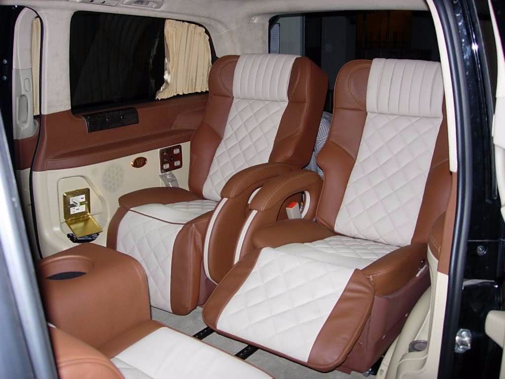 汽车座椅买套好还是垫好,汽车座椅需要买头枕吗