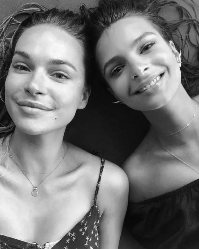 圆脸方脸不好看?是你领子没选对!陈妍希的包子脸秒变“土包子”