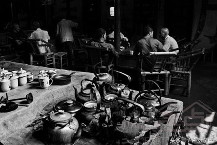 民国年间河北赵县康黑子北京访茶，买回一个“千里白光照妖灯”