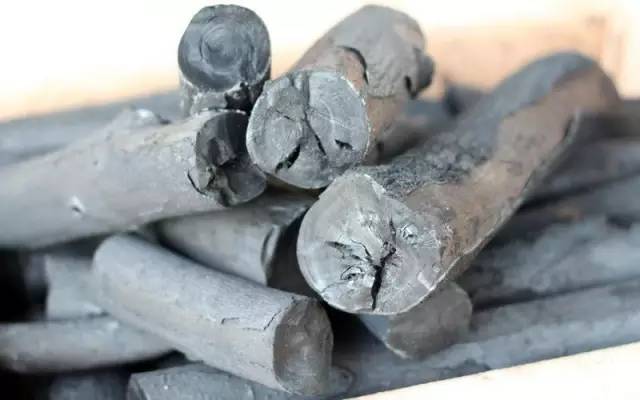 下雨天鞋子发臭怎么消除,下雨天鞋子有异味怎么处理