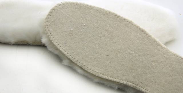 下雨天鞋子发臭怎么消除,下雨天鞋子有异味怎么处理