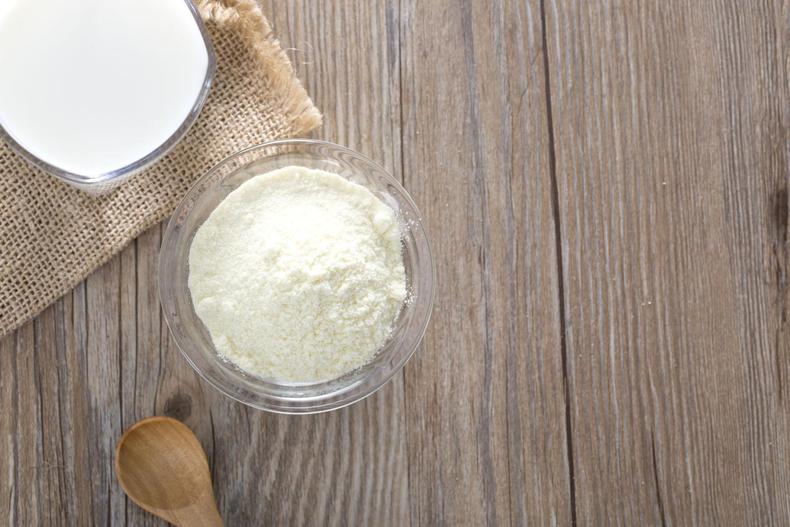 新手爸妈必看冲泡奶粉的正确方法,宝妈喝奶粉注意事项