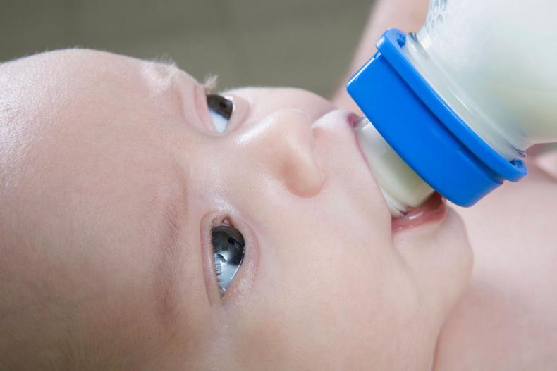 新手爸妈必看冲泡奶粉的正确方法,宝妈喝奶粉注意事项