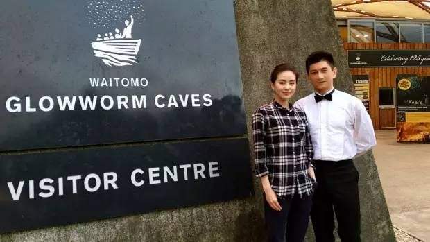 隆诗夫妇又撒狗粮，故地重游新西兰合体