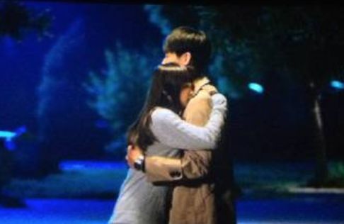 白敬亭病号服打篮球,白敬亭病号服运球