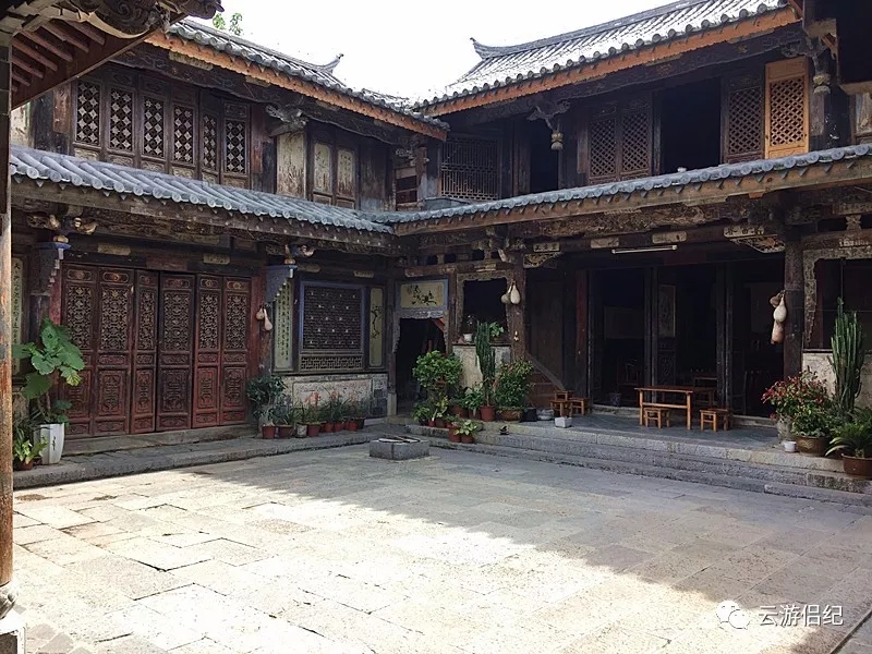 与“十二道锋味”撞满怀