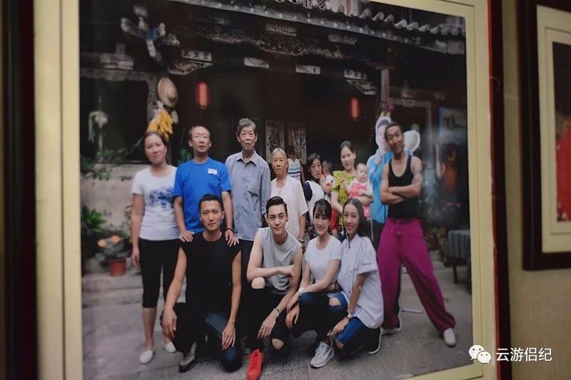 与“十二道锋味”撞满怀