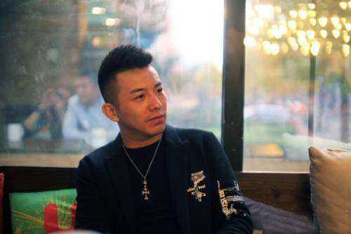 YY五大主播人气大变天：阿哲倒数、利哥仅第三，第一无人不服！