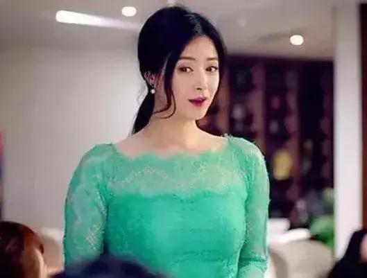 自从找到大胸的高级穿衣技巧，闺蜜再也不嫌弃我穿的像“大婶”了