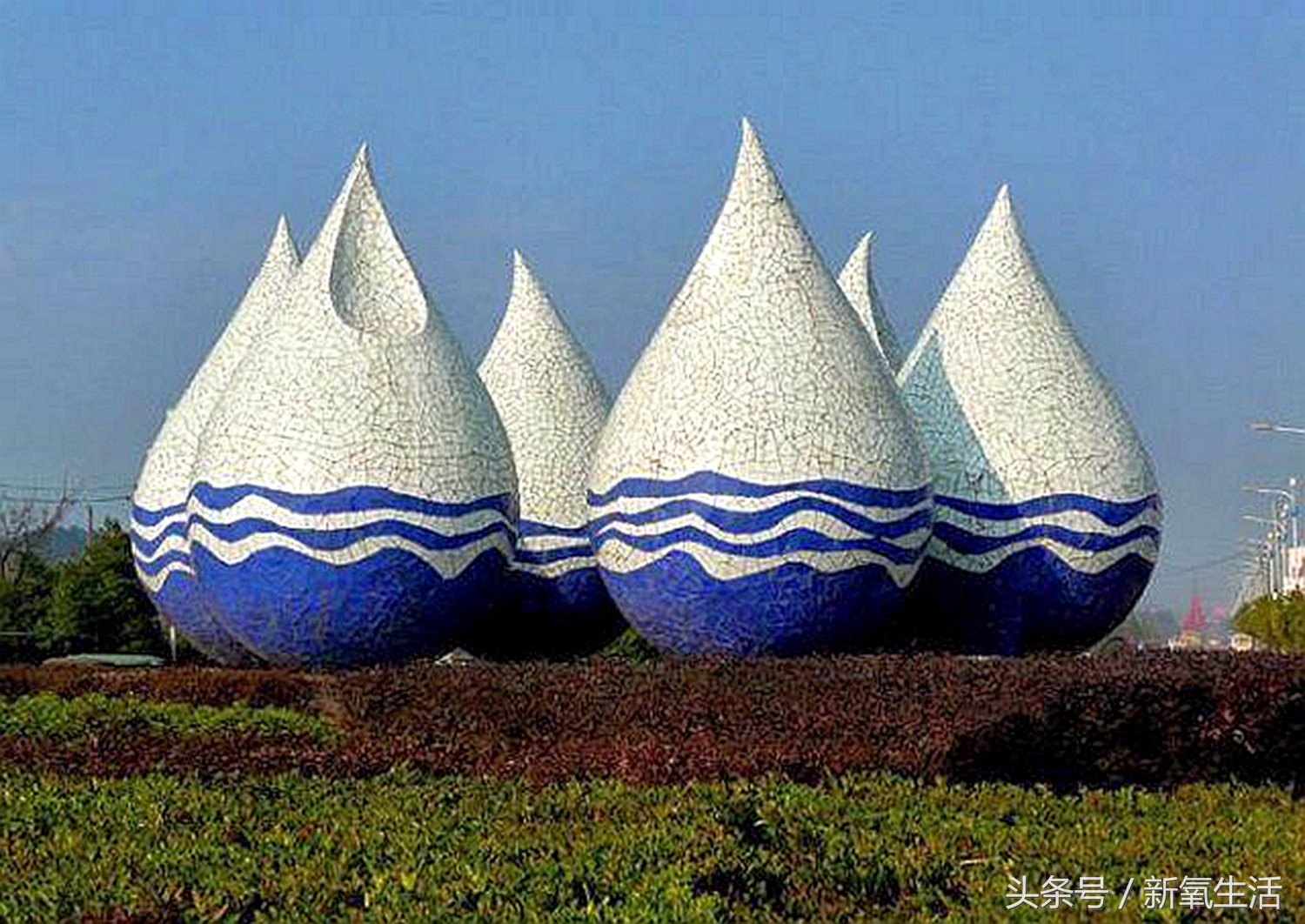 中有景德镇，西有马约里卡陶