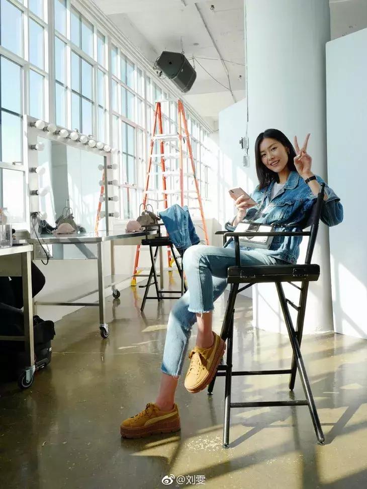 杨幂刘雯秋冬潮品,杨幂刘雯都为超长大衣着迷