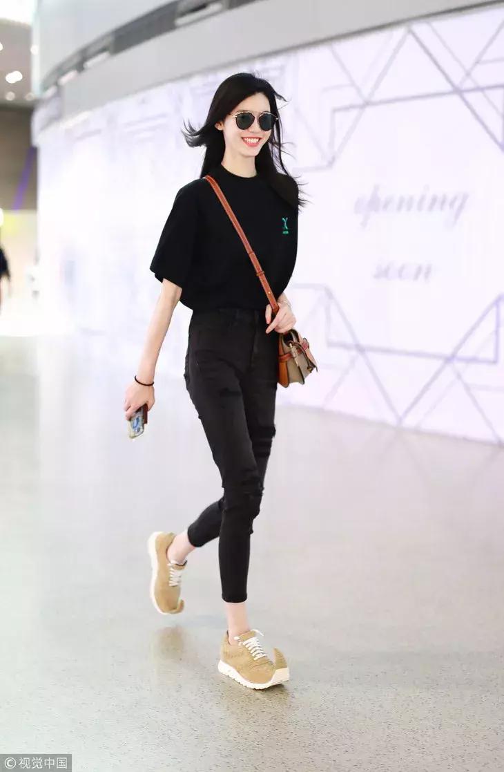 杨幂刘雯秋冬潮品,杨幂刘雯都为超长大衣着迷