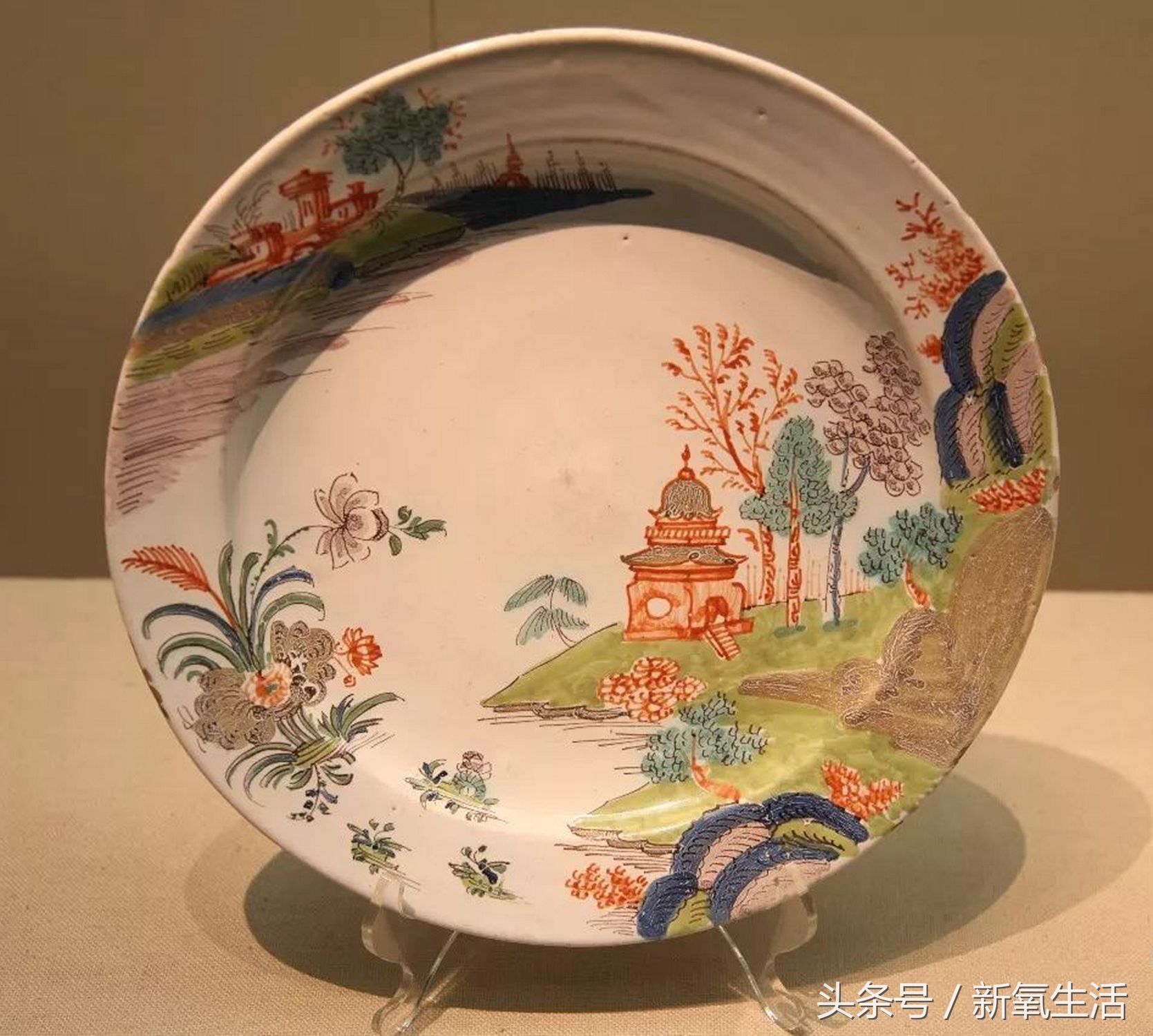 中有景德镇，西有马约里卡陶