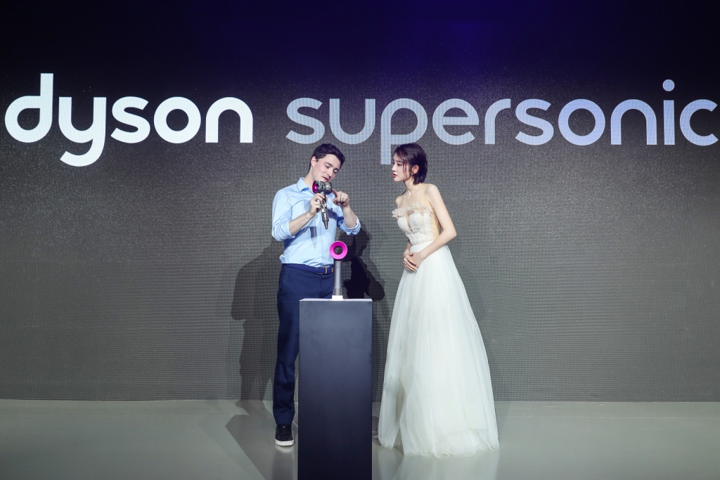 头发油塌小技巧,夏天头发出油塌陷