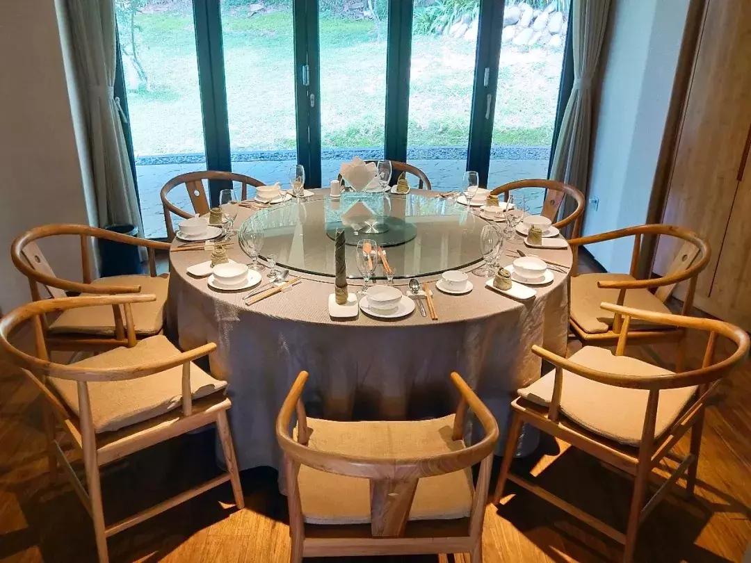 我去了成都向西50里的桃源村,朋友问我是不是去了日本?