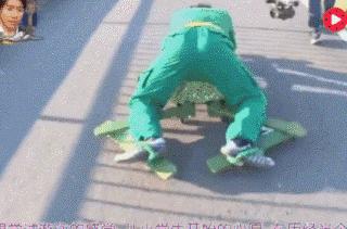 哈哈哈哈哈笑死我，那个发明喝茶神器的老爷子又来了！