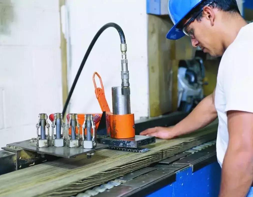 指接板是集成材吗,指接板是不是胶合板材