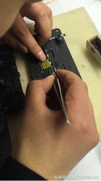 iphone6s内存太满导致无限白苹果,iphone6s内存不足无法开机