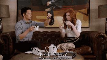 这部美剧将“重度网络依赖患者“黑惨!还散发着恋爱的酸臭味!