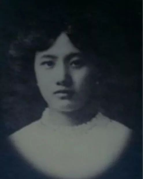 女人必须靠自己自力更生,单身女人靠自己打拼成长