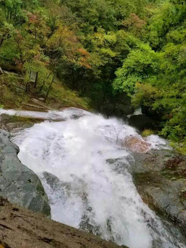 天然大瀑布人间仙境美如画,宝天曼瀑布