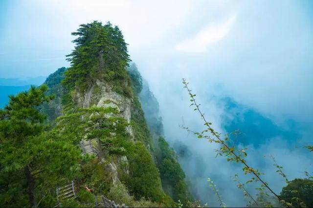 天然大瀑布人间仙境美如画,宝天曼瀑布