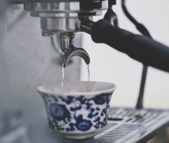 深更咖啡爱抚，我就让你睡不着哈哈！