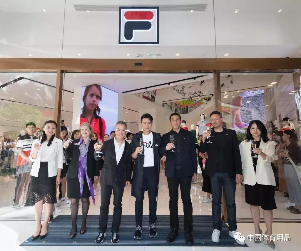 fila旗舰店运动鞋,fila旗舰店运动鞋服