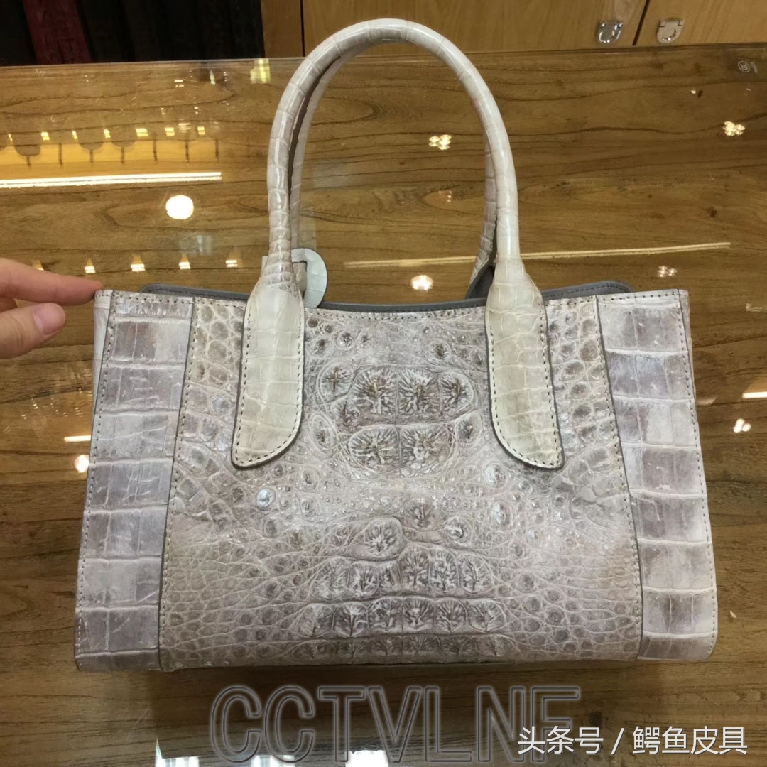 香奈儿是高奢还是顶奢啊,香奈儿也掩盖不住你的俗气