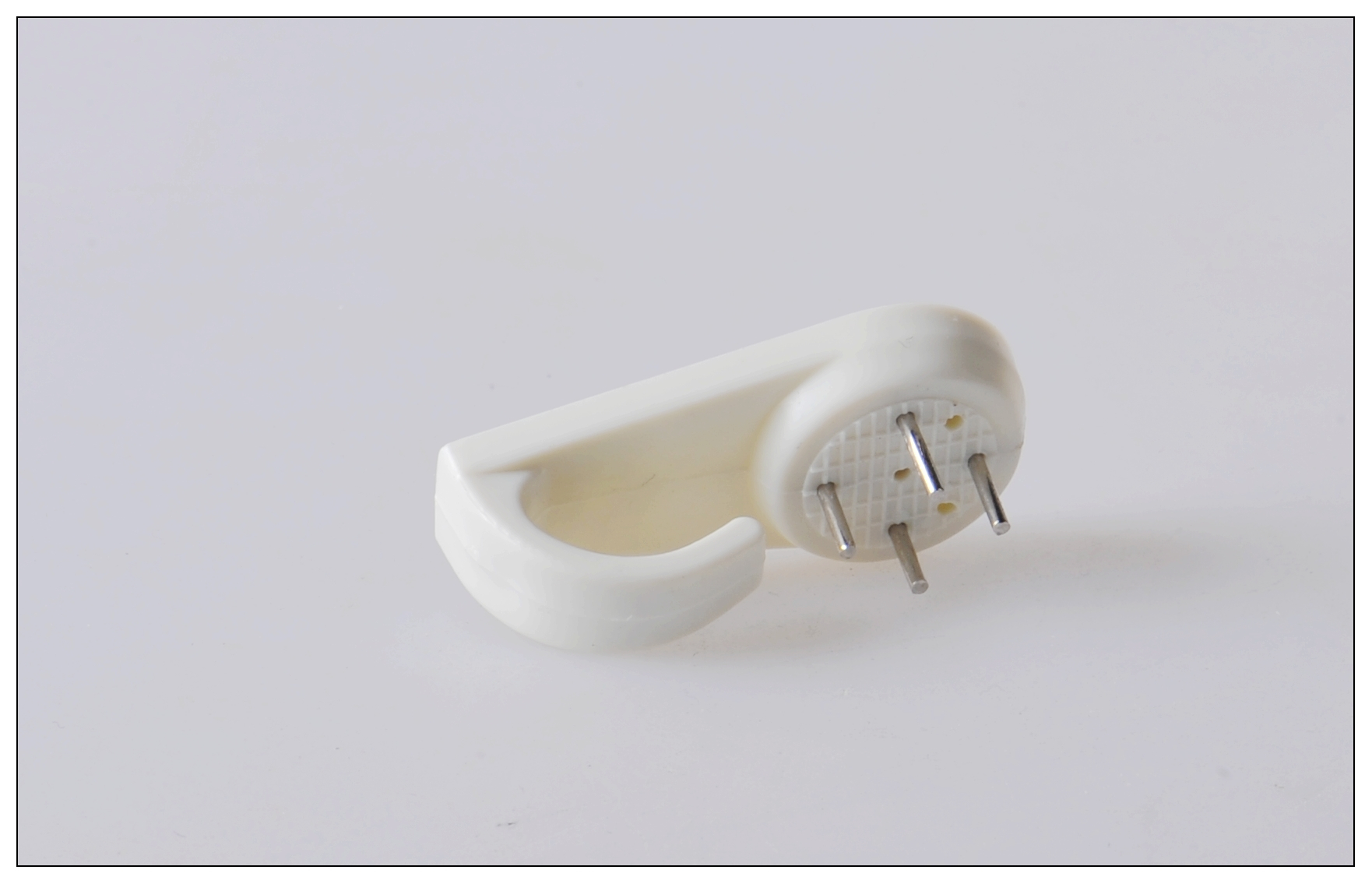 墙壁挂画用什么钉子最牢固,你家墙上挂着什么画