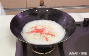 菠菜虾面的做法大全家常菜,虾仁菠菜面辅食1岁宝宝