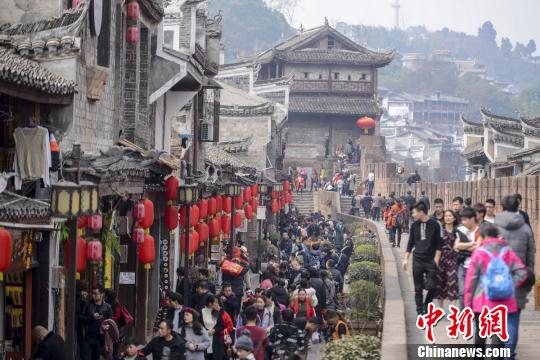 凤凰古城拉客属于犯法行为吗,凤凰古城旅游防骗