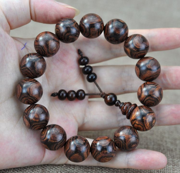 海南黄花梨手串如何盘玩,海南黄花梨手串糠梨可以用手盘嘛