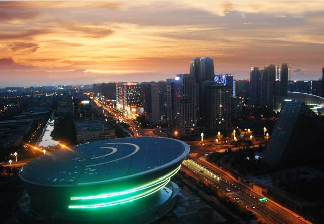 详细成都订酒店逛景点旅游攻略,成都市区必去的景点和酒店