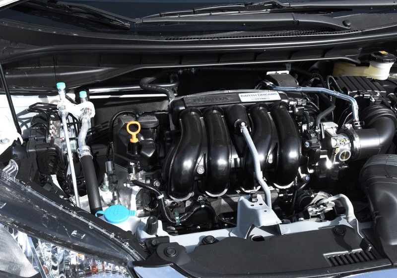 大众poloplus和本田飞度哪个好,大众polo丰田威驰本田飞度