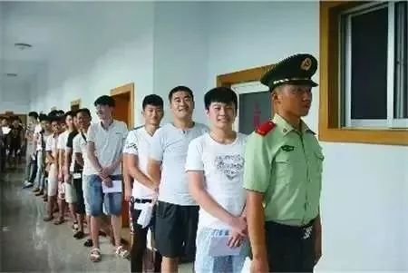 想改变自己,就来参军吧!