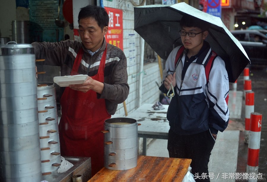 高考工厂毛中印象:全镇没有一家网吧食品价格不贵最赚钱是房东