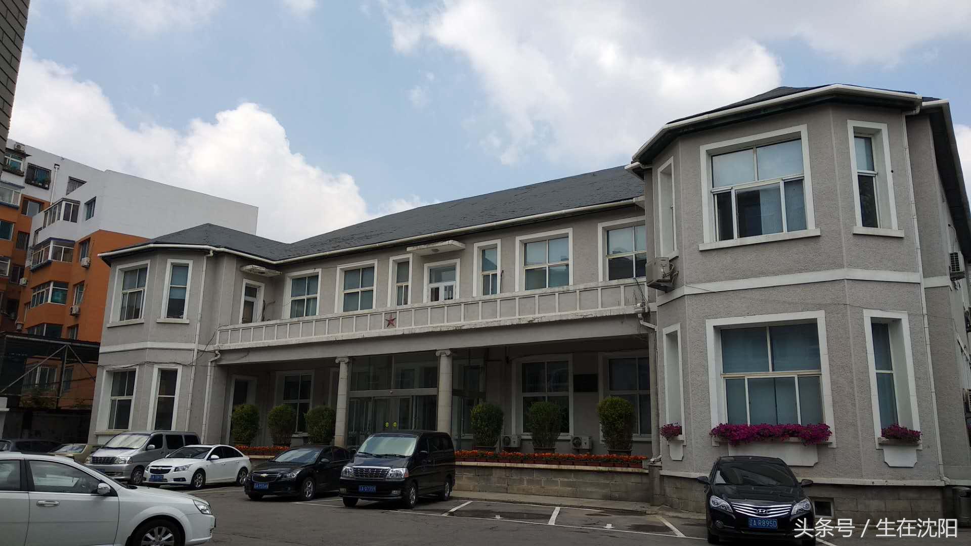 东北一句老话叫杂乱无章,扬长而去,奉军的人物——吴大舌头公馆