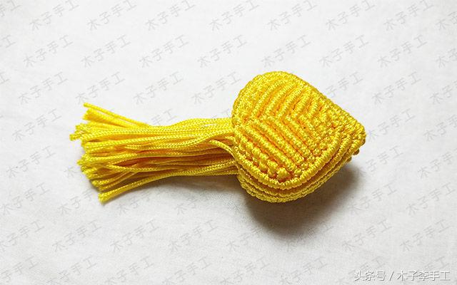 你的手机挂饰还在买？妹子自己在家做挂饰，超漂亮