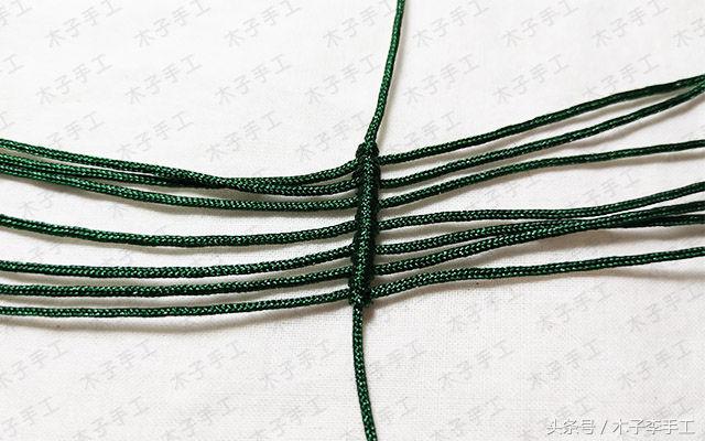 你的手机挂饰还在买？妹子自己在家做挂饰，超漂亮