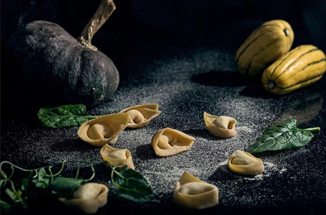 他用40道妈妈的私房菜,征服全球亿万富豪!