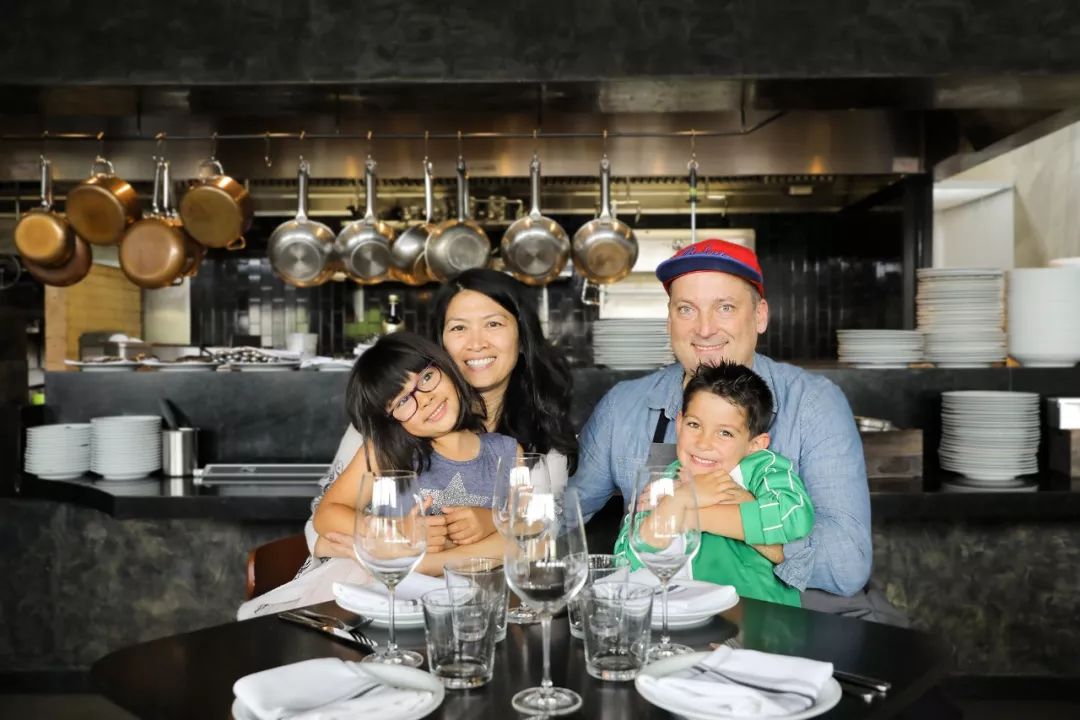 他用40道妈妈的私房菜,征服全球亿万富豪!