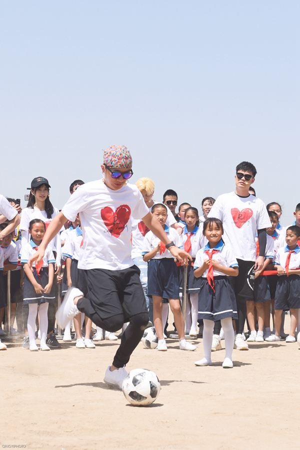 奔跑吧兄弟助力乡村小学,奔跑吧兄弟体育社新成员