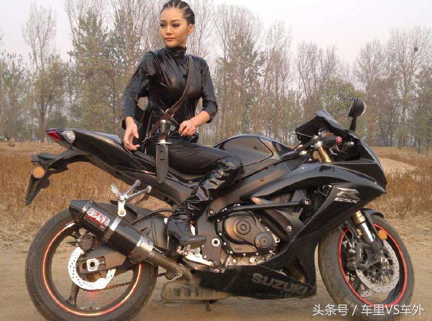 摩托车发动时冒黑烟怎么回事,摩托车冒白烟后打不着火