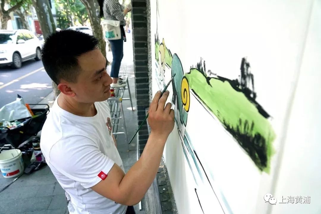 巨幅连环画登上田子坊外墙,走走看看“阅读”上海建筑